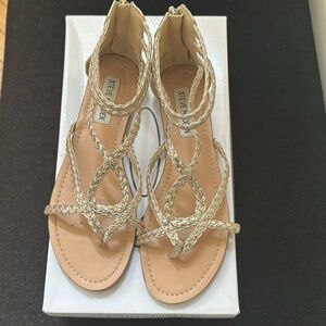 STEVE MADDEN Gold Tone Strappy Flats Sandals Size 6.5
